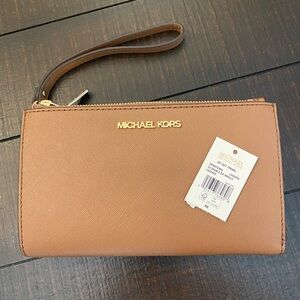 NWT Michael Kors Brown Leather Jet Set Travel Large Double Zip Wristlet